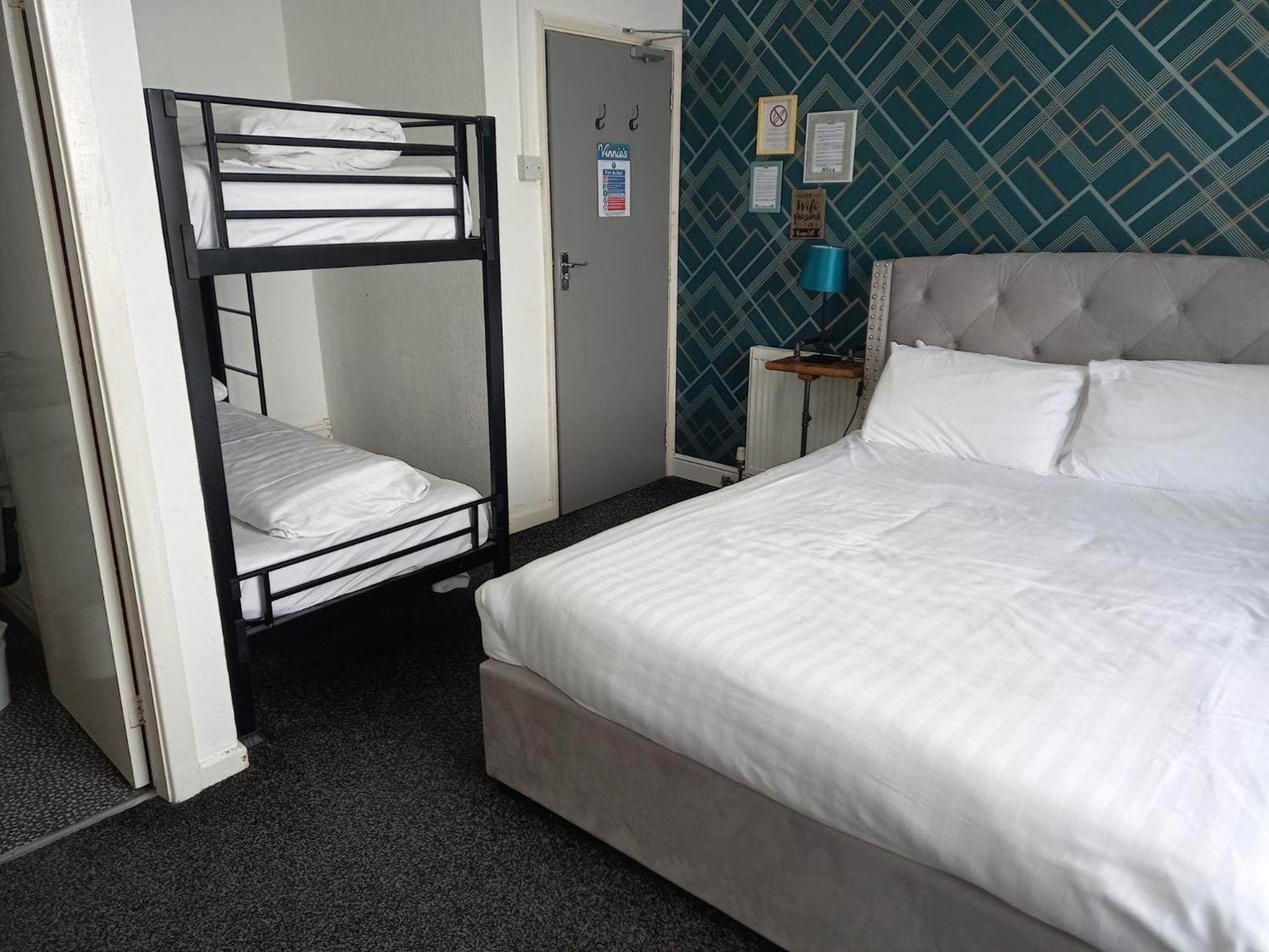 Vinnie'S Family Hotel Blackpool Rum bild