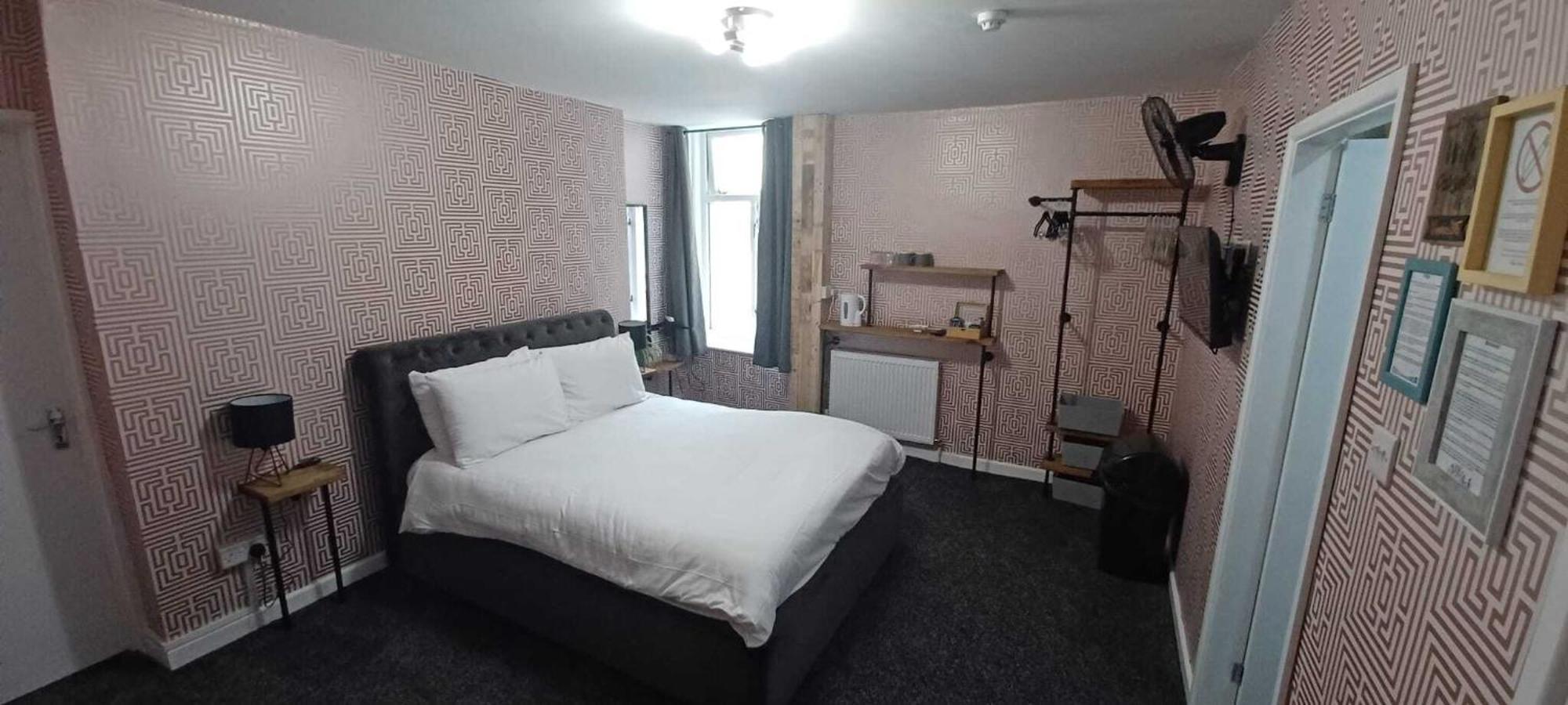 Vinnie'S Family Hotel Blackpool Exteriör bild