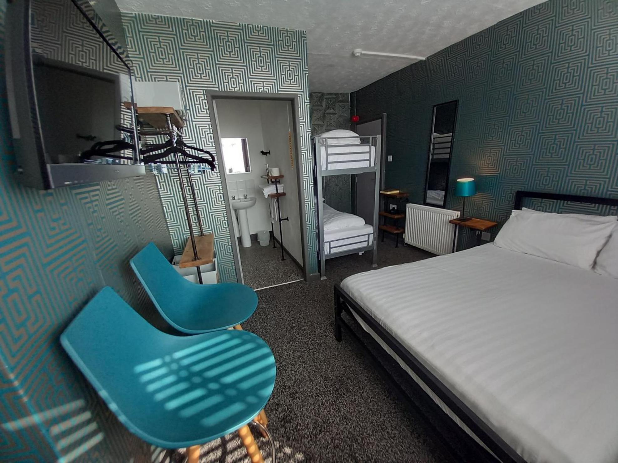 Vinnie'S Family Hotel Blackpool Exteriör bild