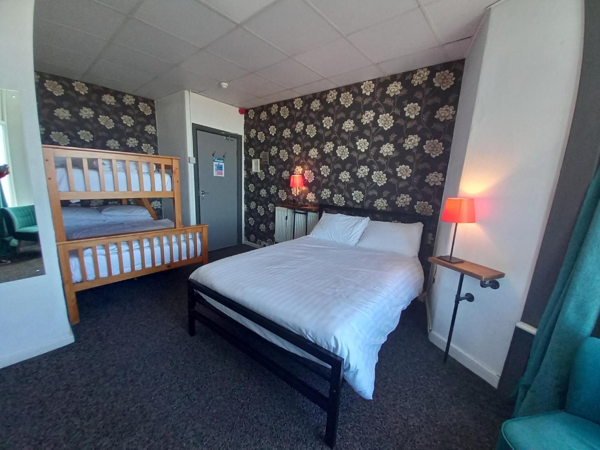 Vinnie'S Family Hotel Blackpool Rum bild
